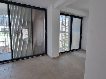 🏡 EKSKLUZIVE  SHITET APARTAMENT 1+1 TEK SELVIA, RRUGA E DIBRËS  📍 Vendndodhje premium, tek Selvia.  ✅ Tipologji: 1+1 📐 Sipërfaqe neto: 70.55 m² 📐 Sipërfaqe bruto: 85 m² 🏢 Kati 5, me ashensor 🛠️ Përfundon brenda 8 muajve  💶 Çmimi: 240,000 €  🚗 Opsion garazh në katin -3: 20,000 €