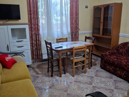 2+1, 1° piano appartamento, kristal center komuna, 650 euro