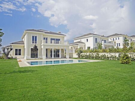 Për Qira - Vilë Luksoze me Pishinë në Rolling Hills 2 Luxury Residences