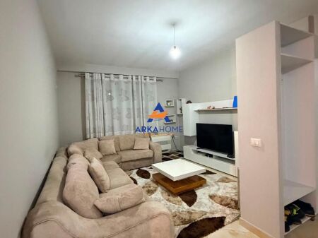 JEPET APARTAMENT 2+1 ME QERA "YZBERISHT' 49.000 LEKE"
