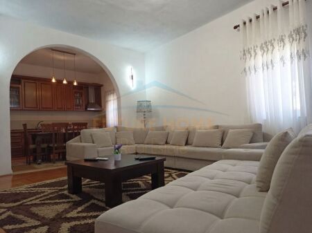Qira, Vilë 2-katëshe, pranë shkollës "Rreze Drite" Sauk