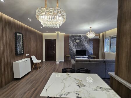Shitet 2+1+2 tek Xhamia e Botanikut/ 199.000€