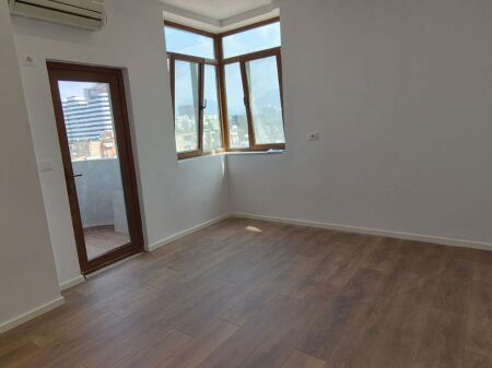 Shitet Apartament 2+1