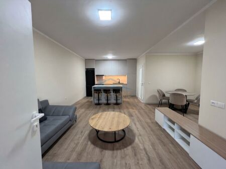 Rent, Apartment 2+1+2 +Storage + Parking Spot, Kombinat, Tirana.