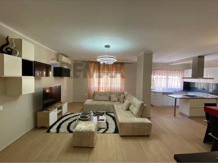 Apartament 2+1 me qera Komuna e Parisit