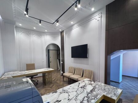 Qera | Ambjent Biznesi | American Hospital 3 | 650 €/muaj