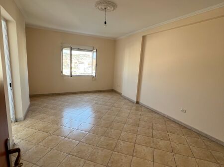 Shitet apartament në Durrës – Lagjja 17