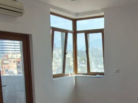 Appartamento 1+1 in vendita in via Fadil Bodinaku, palazzo nuovo con ascensore, Komuna e Parisit, Vasil Shanto, Selite, Blloku i Vilave Selite.