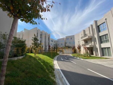 Affitto, Villa su 3 Piani, Complesso "Green Valley", Lago Secco, Tirana