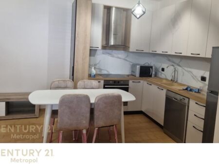 Apartament 3+1+2 +Parkim me Qira pranë Kopshtit Zoologjik, përballë Farit