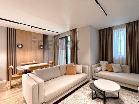 Apartament 1+1, Stadiumi Air Albania