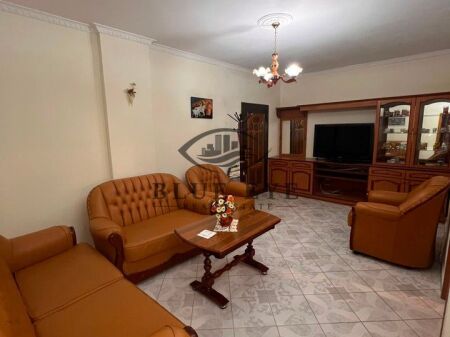 JEPET ME QERA APARTAMENT 2+1 – 105 m² | STACIONI I PARË, PLAZH DURRËS | PRANË HOTEL ROYAL G