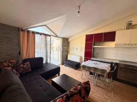 Apartament 1+1 me Verande me Qira zona Fresk