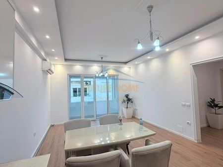 Shitet, Apartament 2+1, Kopshti Zoologjik, Tiranë.