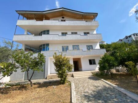 4-Storey Villa for Sale! In Shishtufinë
