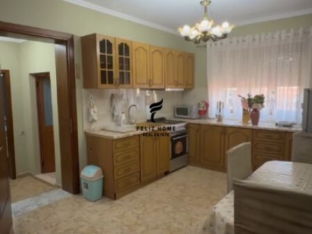 APARTAMENT ME QERA 2+1 21 DHJETORI 60.000 LEKE FH-88496