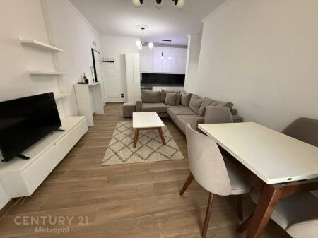 Apartament me oborr 1+1+parkim per qira ne rezidence private- TEG!