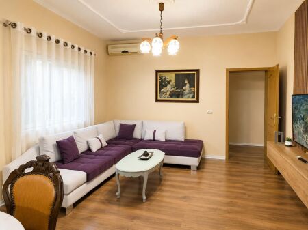  APPARTAMENTO IN AFFITTO 3+1+3 – EX CAMPO DELL'AVIAZIONE, TIRANA