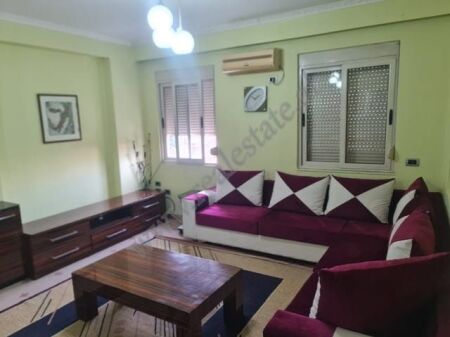 1+1,floor 2 elevator,Durres street,600 thousand leke