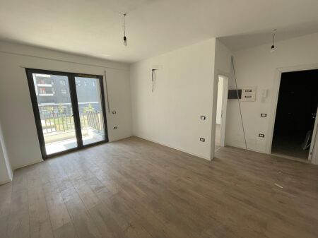 In vendita, Appartamento 1+1, Complesso Ndregjoni, Tirana . Empire72919