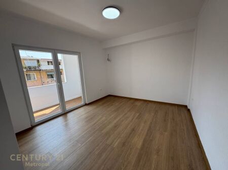 APARTAMENT 1+1 PER SHITJE, MEDRESEJA!
