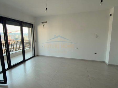 Qera, Apartament 3+1+2, Kompleksi Ndregjoni, Tirane