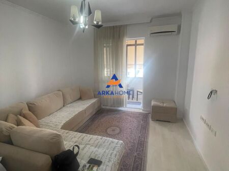JEPET APARTAMENT ME QERA 2+1+BALLKON "RRUGA VACE ZELA" 65.000 LEKE