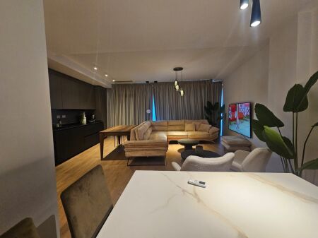 Apartament 2+1 me qira tek Lake View!