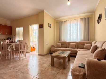 Shitet Apartament 2+1 në Tufinë