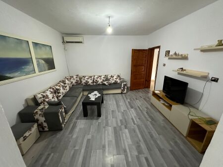 For rent 1+1 furnished behind Globe near the Old Park
