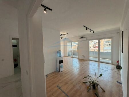 Rent, Office space, Paris Commune, Tirana