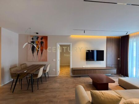 JEPET APARTAMENT LUKSOZ ME QIRA 2+1+PARKIM, BULEVARDI I RI 1,100 € /Muaj