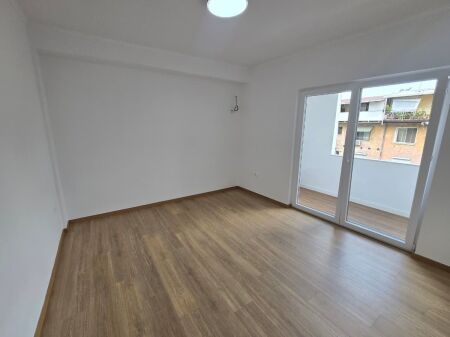 1+1/Shitje📍Medreseja,Rruga e dibres 📌128000€