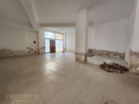 COMMERCIAL SPACE FOR RENT IN FRESK, NEAR 17 SHKURTI SCHOOL!
