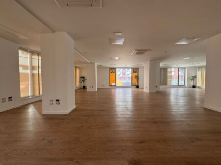 UFFICIO IN AFFITTO  580M2 COMPLESSO DELIJORGJI
