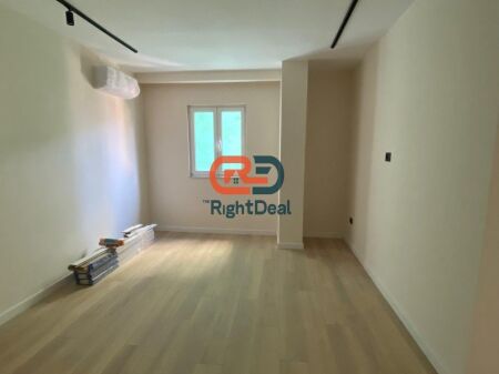 Ne Komune Te Parisit Shitet Apartament 1+1 Perfekt Per Investim!!