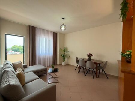 Shitet Apartament 2+1+2+2 te Rrota Kuqe Plazh