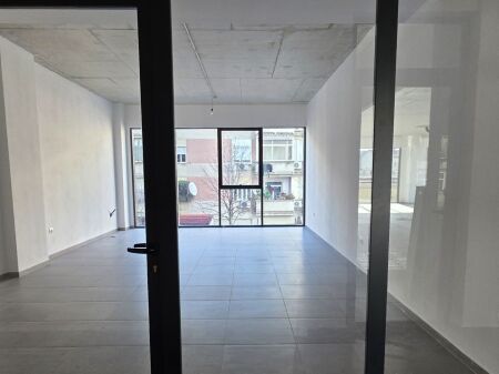 Affitto | Ambjent Biznesi | Rruga e Barrikadave | 1000 €/mese