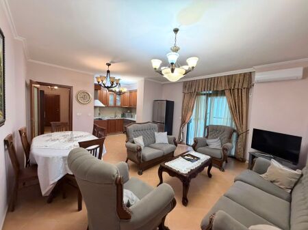 Jepet me Qera Apartament 2+1+2WC+Verande  📍Vasil  Shanto prane Gjykates se Rrethit 💶 Çmimi: 750 Euro