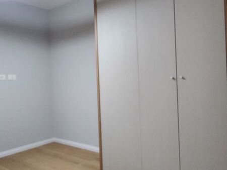 Jepet me qera apartament 1+1 prane Shkolles se Baletit