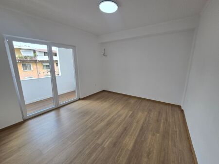 Apartament 1+1  Investuar Në Shitje Prane Medreses