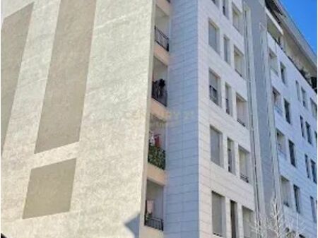APARTAMENT PER SHITJE NE ALI DEM, PRANE MATERNITETIT TE RI