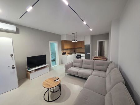 Nen Stacioni Elektrik Pran Bulevardit Te Ri Jepet Apartament 1+1 Me Qira