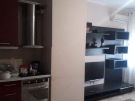 Rent | Apartament 2 + 1 | Rruga Komuna e Parisit | 550 €/month