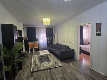 Apartment 1+1 for Rent at Komuna e Parisit