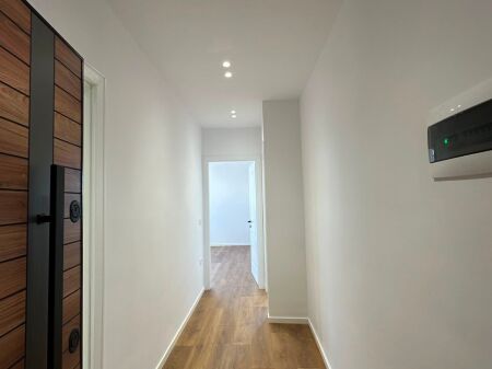  APARTAMENT 1+1 PËR SHITJE – ISH STACIONI I FUNDIT I TIRANËS SË RE