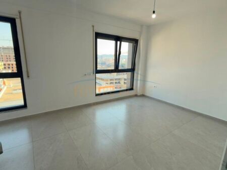 Qera, Apartament 3+1+2, Kompleksi Ndregjoni, Tirane