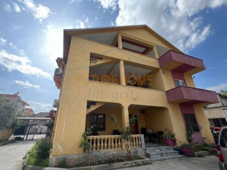 In vendita, Villa su 3 piani, Via Siri Kodra, Tirana.