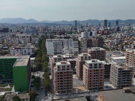 Shitet Apartament 2+1+ Verand 5 Maj 193,000 €