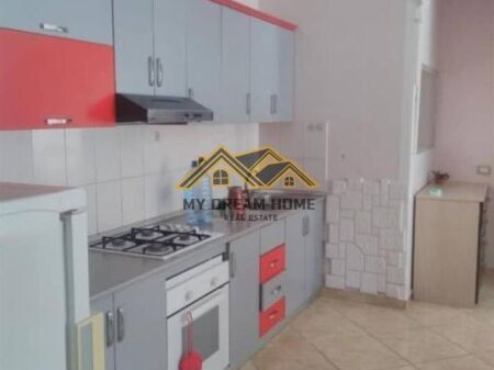 SHITET APARTAMENT 1+1+VERAND DURRES TEK DREJTORIA E POLICIS